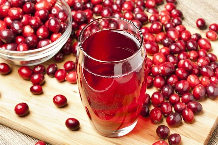 cranberry-juice-glass